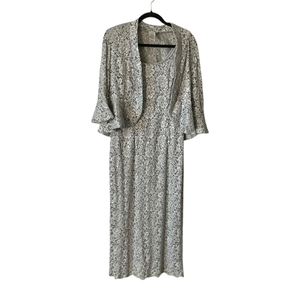 Draper’s & Damons Elegant Gray Lace Wedding Dress